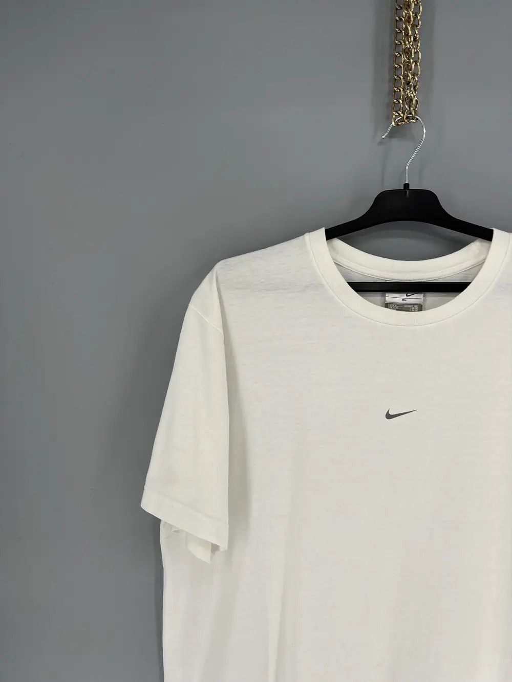 Nike NIKE UPTEMPO Vintage 00s Tshirt Tee Swoosh Center Logo White Size US M / EU 48-50 / 2 - 4 Thumbnail