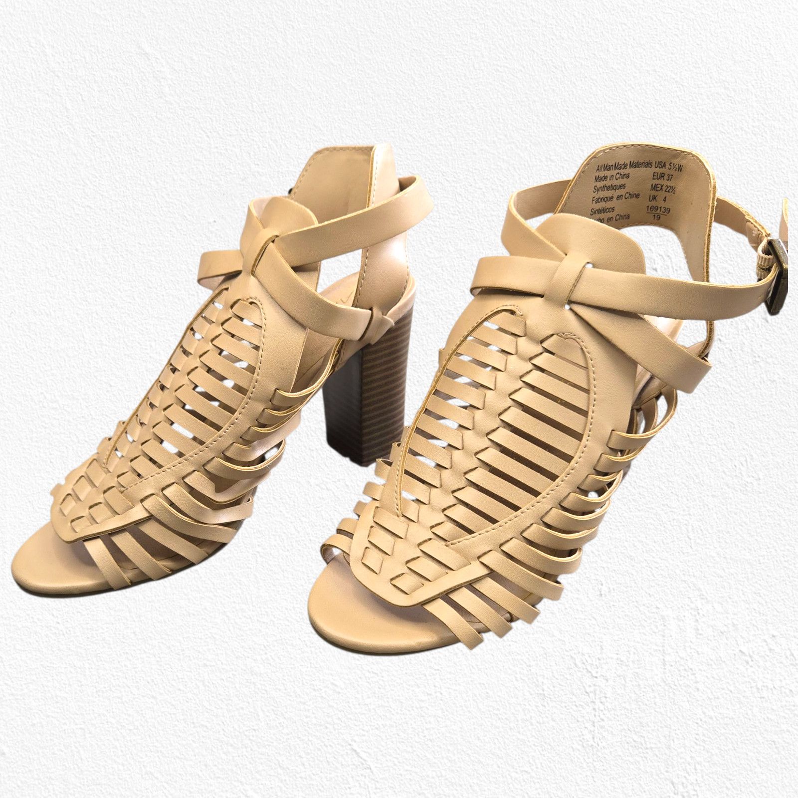 American Eagle Outfitters American Eagle Nude Gladiator Block Heel Sandals Size 5.5W Size US 5.5 / IT 35.5 - 10 Thumbnail