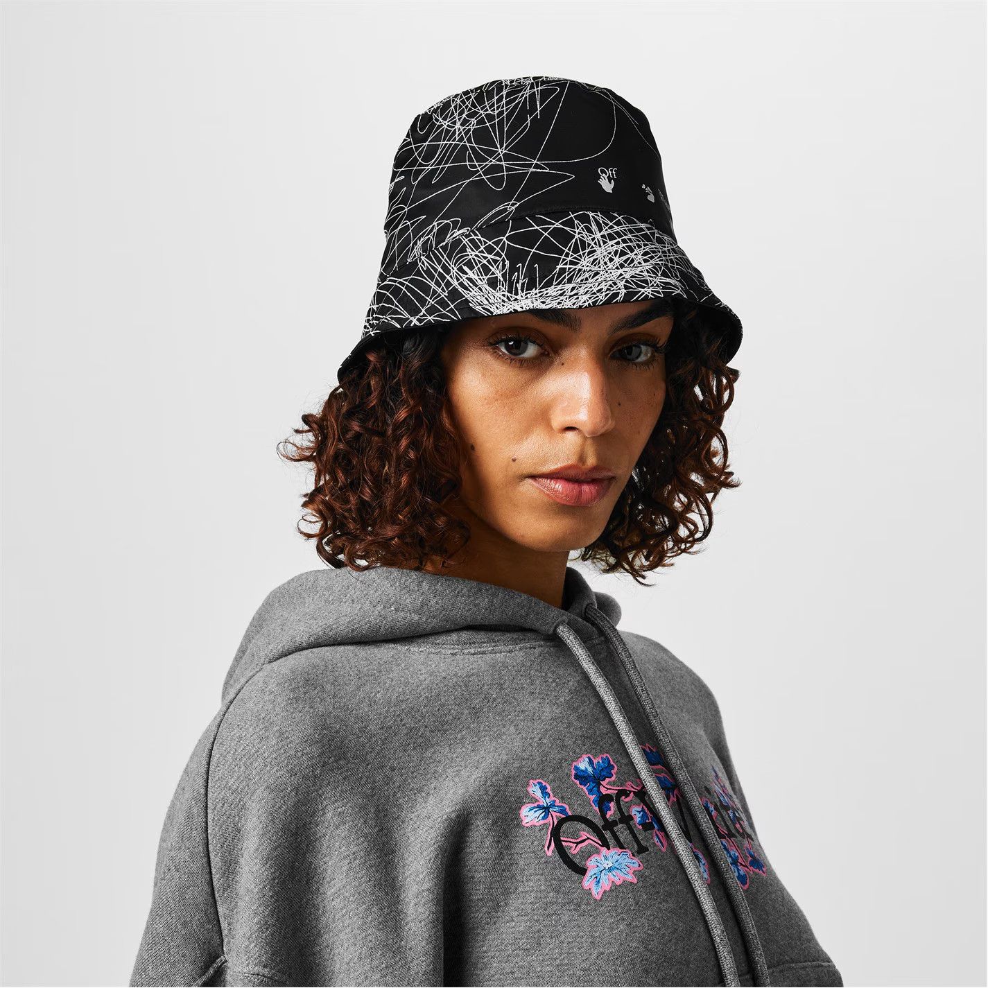 Off-White o1g2r1mq0125 Size: OS / Bucket Hat / Cap in Black Size ONE SIZE - 3 Thumbnail