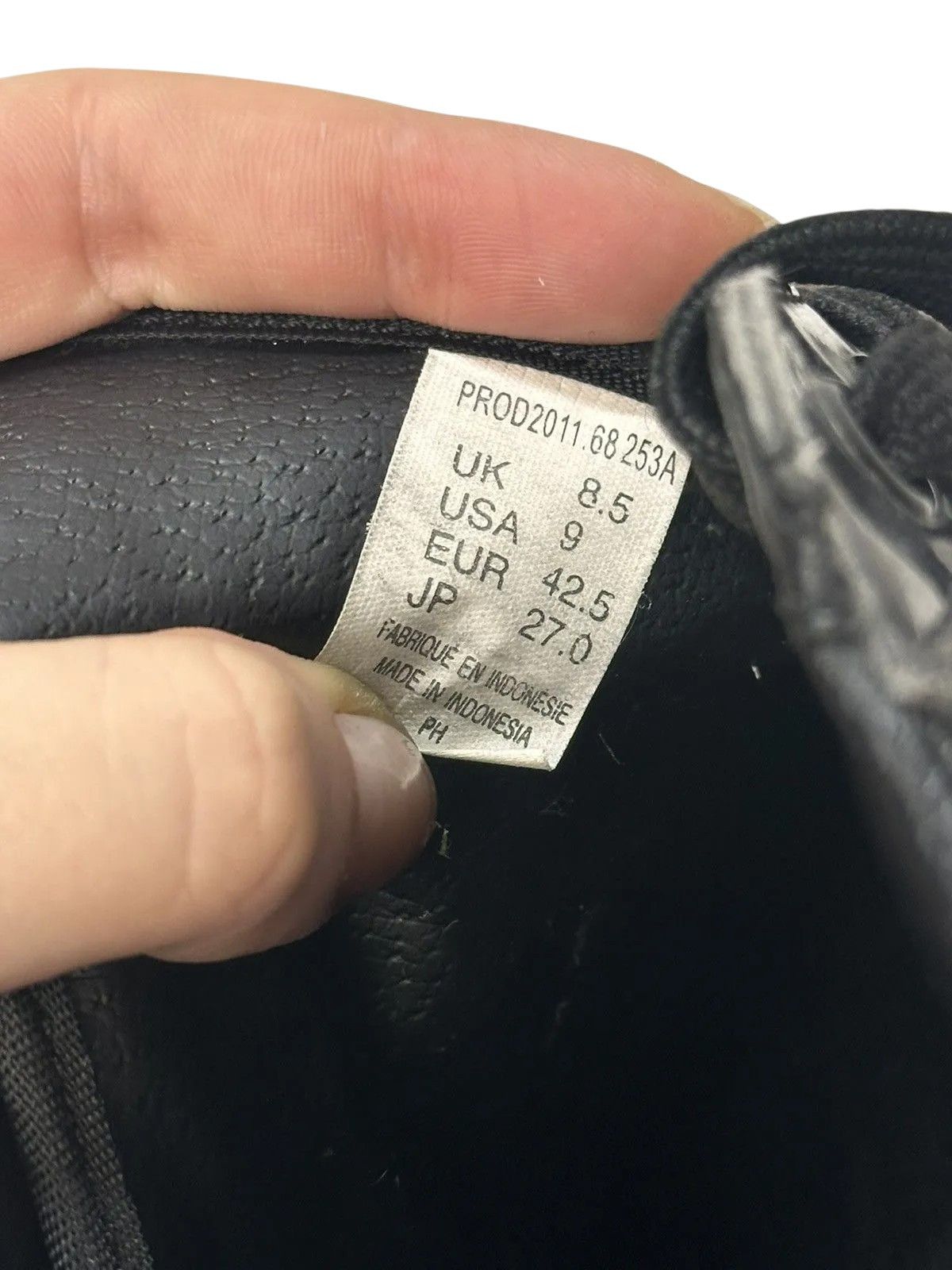 Armani Vintage Armani Black Leather Sneakers Low Top 42.5 Size US 9 / EU 42 - 14 Thumbnail