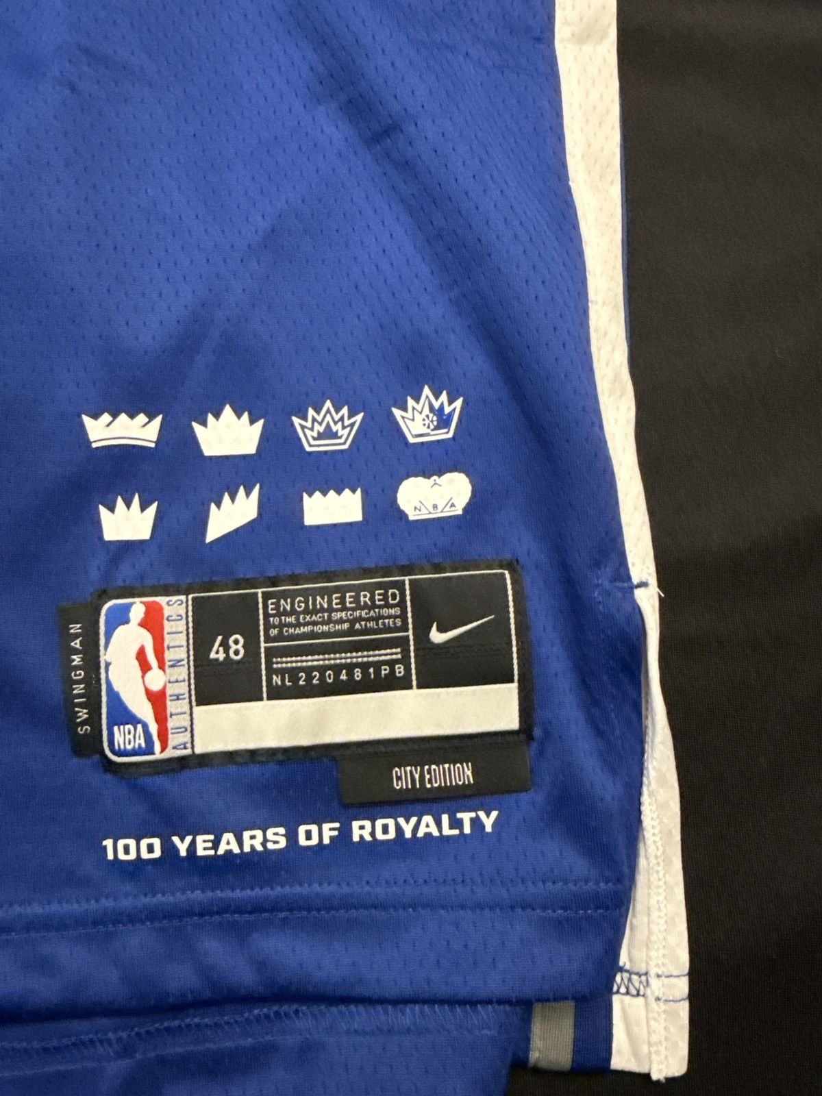 Nike *NEW* Kings 100 years of Royalty Jersey D. Fox #5 Size US M / EU 48-50 / 2 - 4 Thumbnail