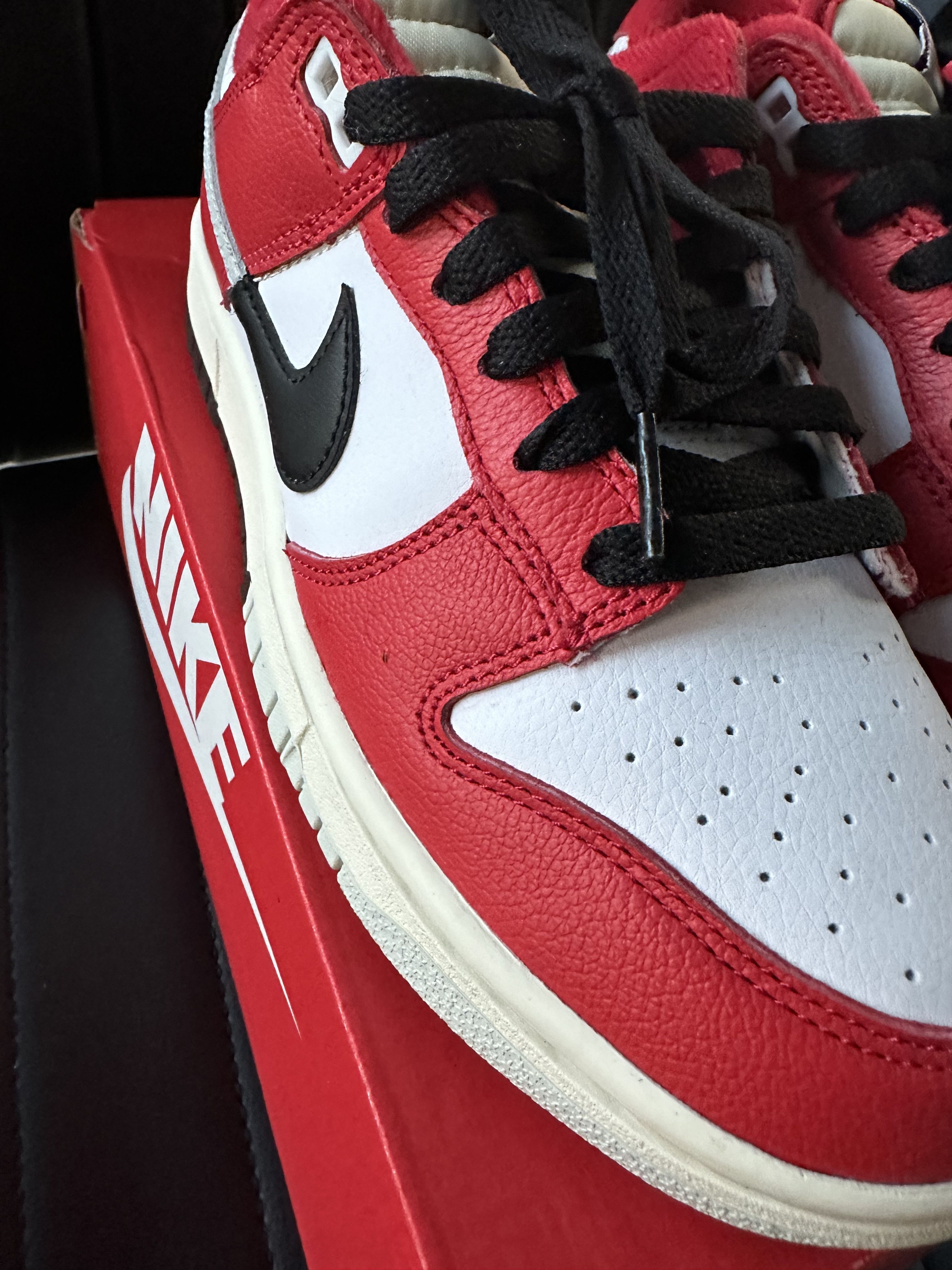Jordan Brand × Nike PREOWNED NIKE DUNK LOW RETRO PRM "CHICAGO SPLIT" Size US 6 / EU 39 - 2 Thumbnail