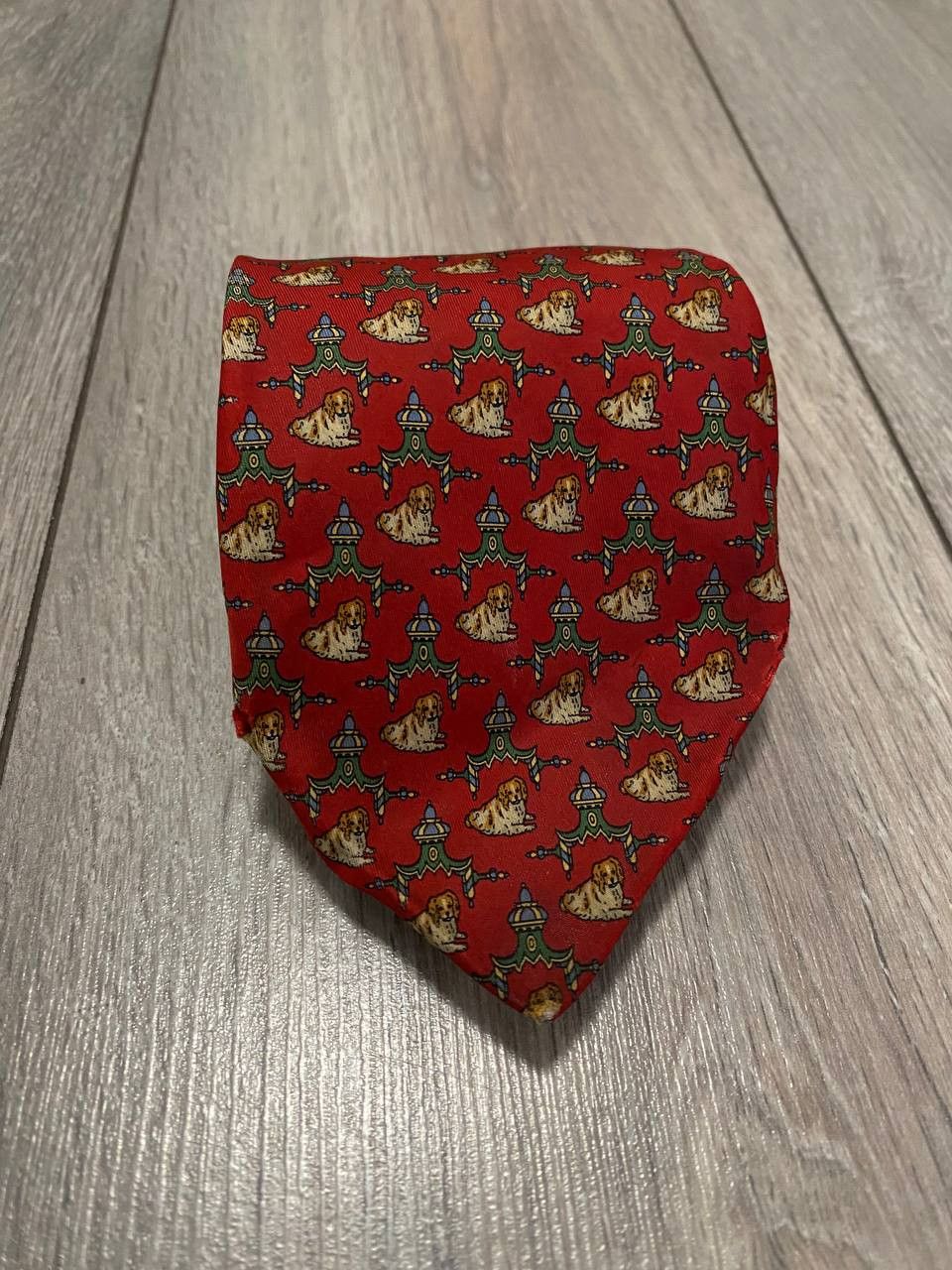 Salvatore Ferragamo Vintage Tie Salvatore Ferragamo Monogram God Red 100% Silk Size ONE SIZE - 1 Thumbnail