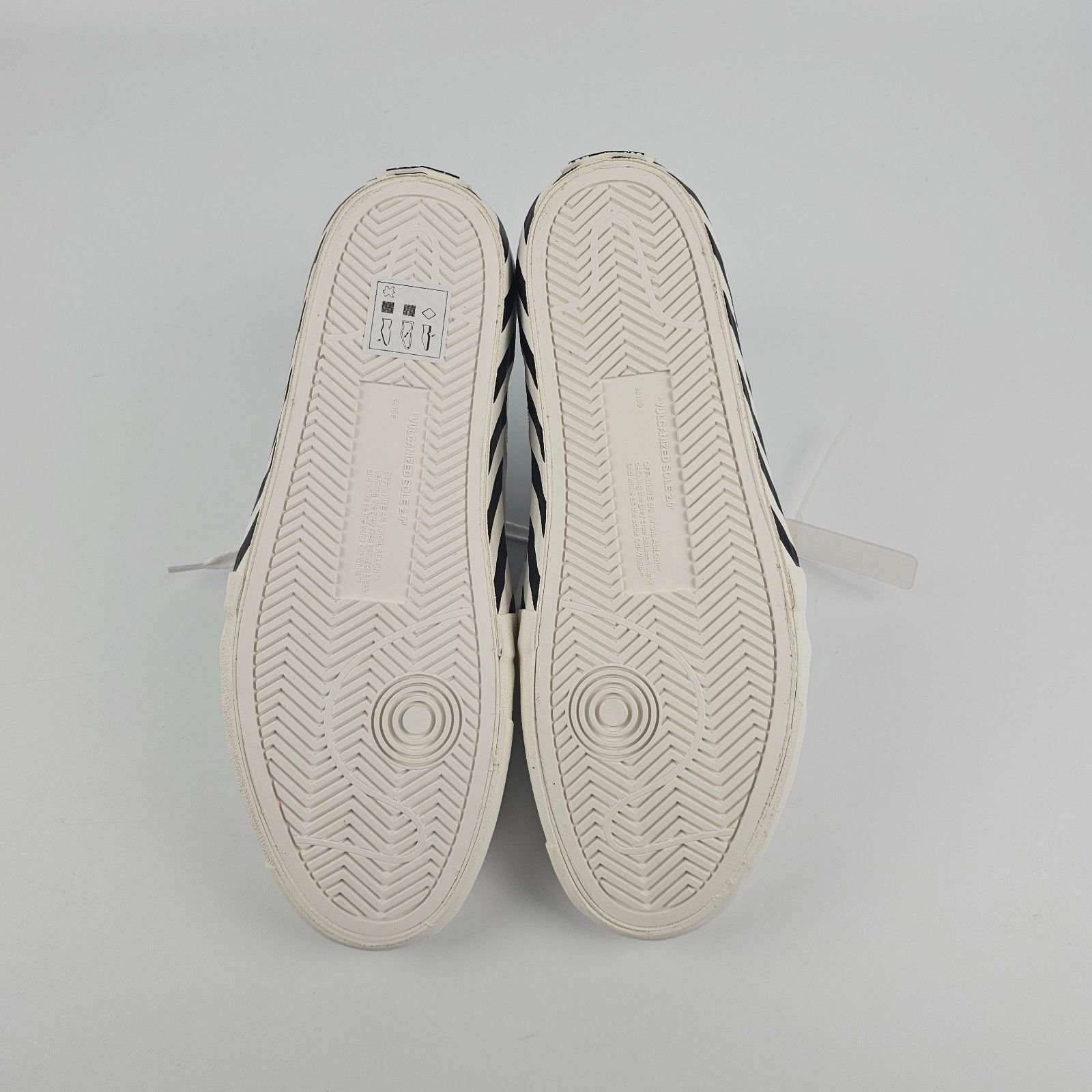 Off-White OFF-WHITE Vulcanized White Sneakers New & Authentic (Men's s Size US 9 / EU 42 - 6 Thumbnail