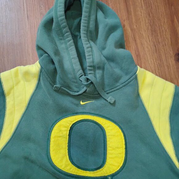 Nike Vintage Nike Oregon Ducks Hoodie Sweatshirt Mid Swoosh Size US L / EU 52-54 / 3 - 1 Thumbnail