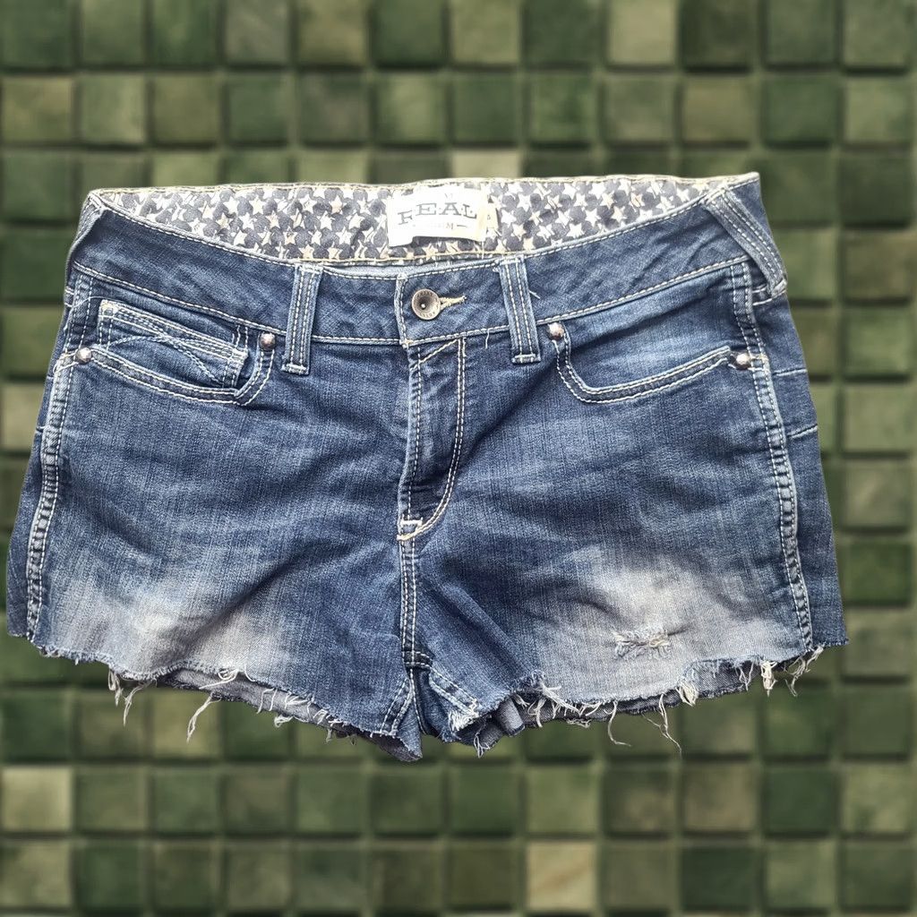Ariat Ariat Cut Off Shorts 33 Regular High Rise Distressed Stretch Daisy Duke Denim Blue Women 5-Pocket Logo Pocket Style Cut-Off Jeans Boys Girls Mens Size 24" / US 00 / IT 34 - 1 Thumbnail