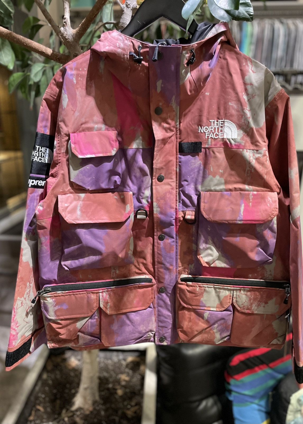 Supreme SUPREME × THE NORTH FACE Cargo Jacket Multicolor Print Size US M / EU 48-50 / 2 - 1 Thumbnail