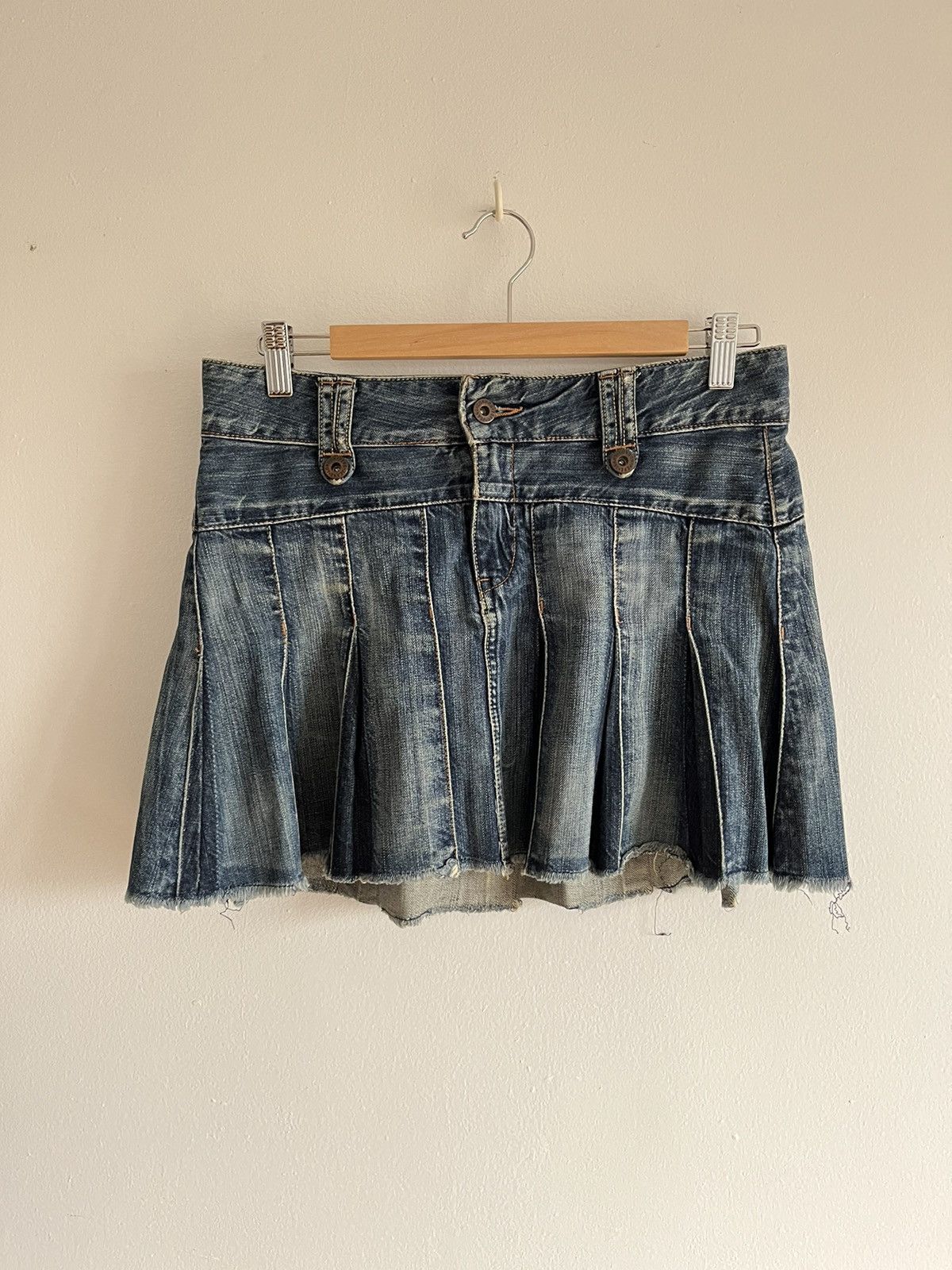 Pepe Jeans × Vintage Vintage PEPE Jeans Distressed Denim Pleated Mini Skirt Size 32" / US 10 / IT 46 - 1 Thumbnail