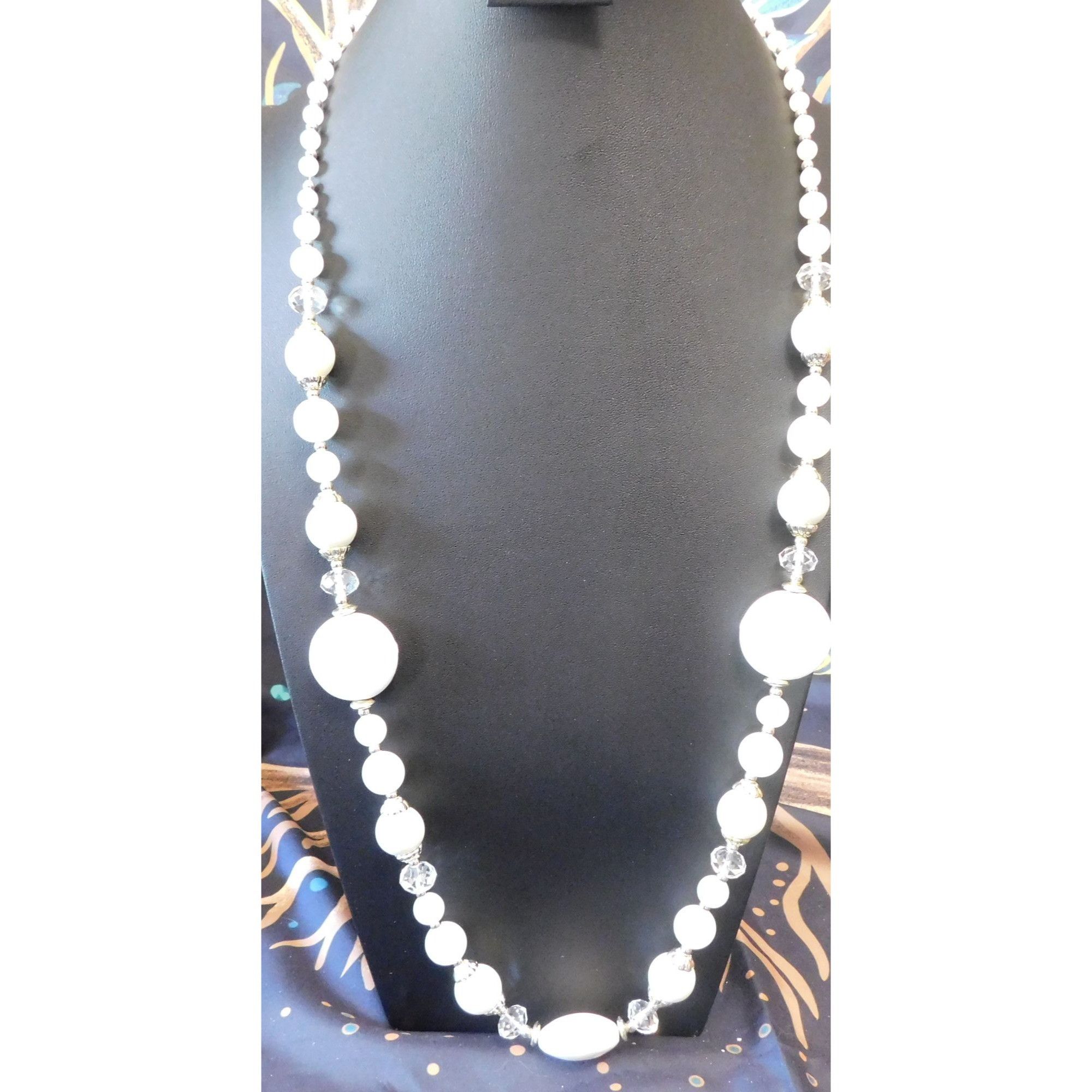 Other Elegant Retro White And Silver Tone Glass Beaded Necklace Size ONE SIZE - 3 Thumbnail