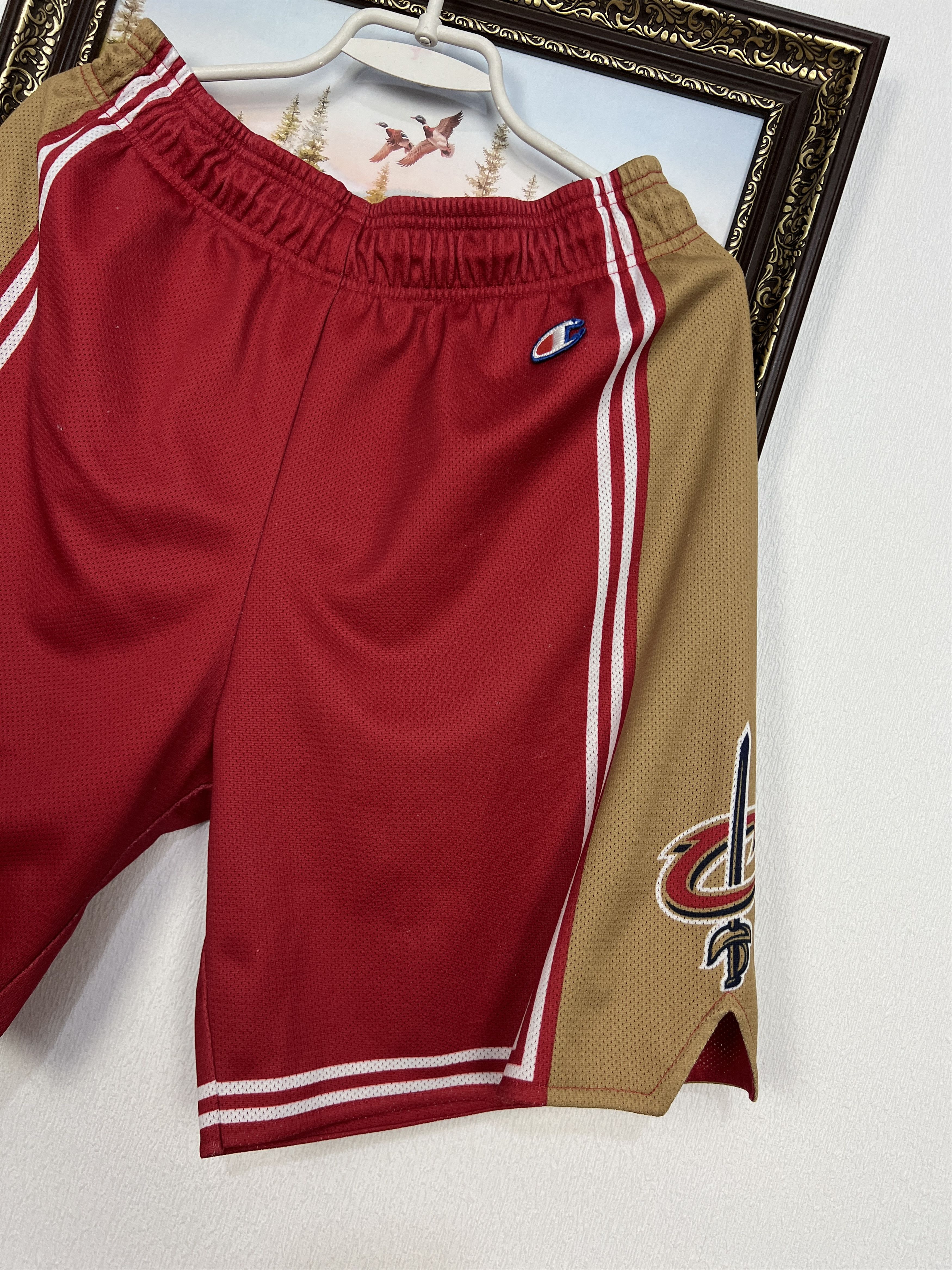 Champion Vintage 90's NBA Cleveland Cavaliers Shorts Champion James M Size US 32 / EU 48 - 2 Thumbnail