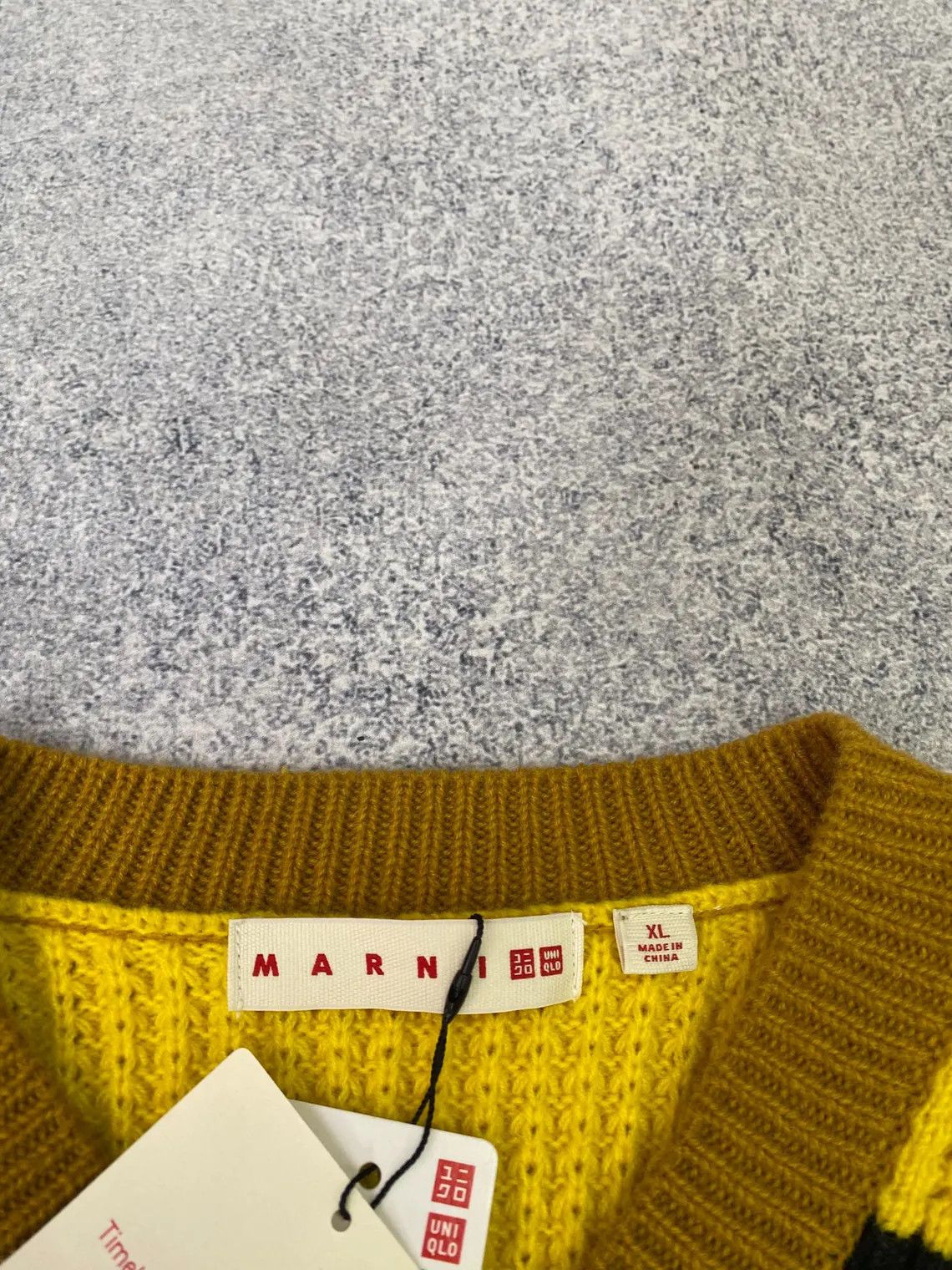 Marni × Uniqlo Knitted Marni x Uniqlo Vneck Cropped Women’s Sweater Size XL / US 12-14 / IT 48-50 - 2 Thumbnail