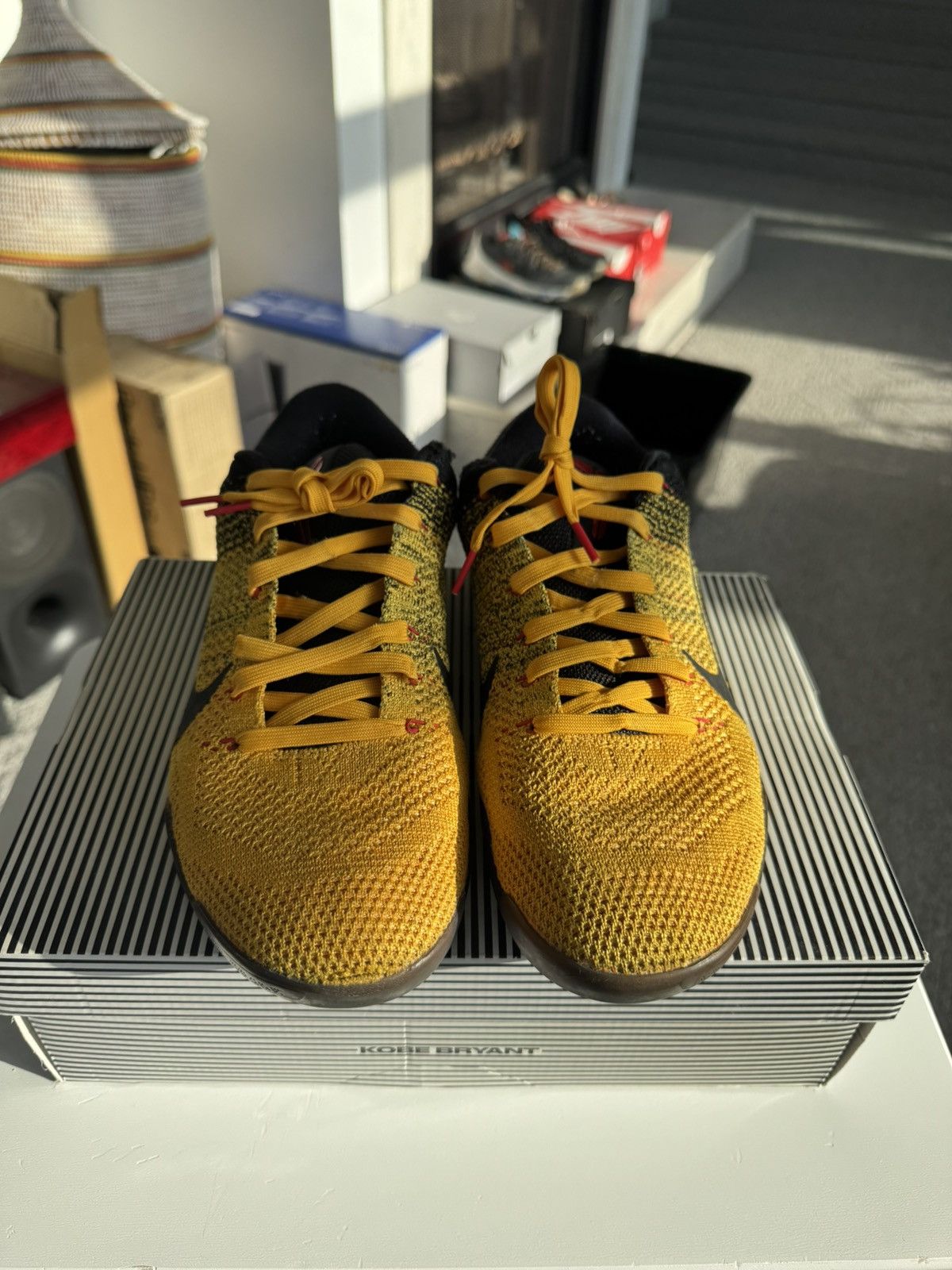 Nike Nike Kobe XI Elite Low Bruce Lee Yellow Basketball Shoes Size US 10 / EU 43 - 4 Thumbnail