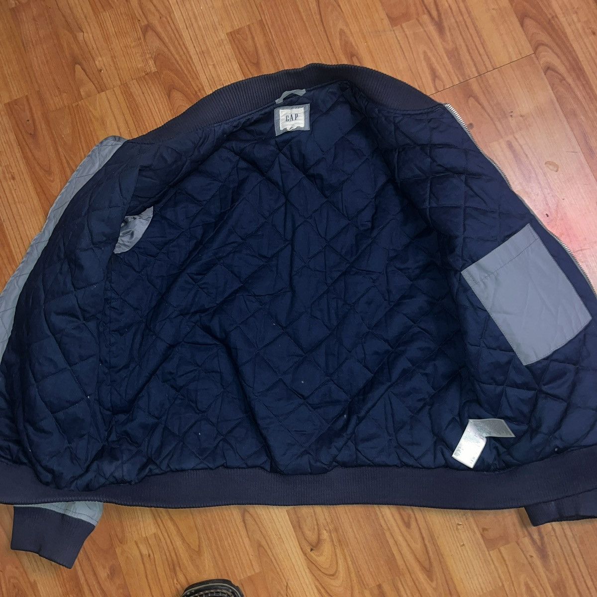Vintage Vintage GAP Bomber Jacket Size L Y2K 00’s Size US L / EU 52-54 / 3 - 6 Thumbnail
