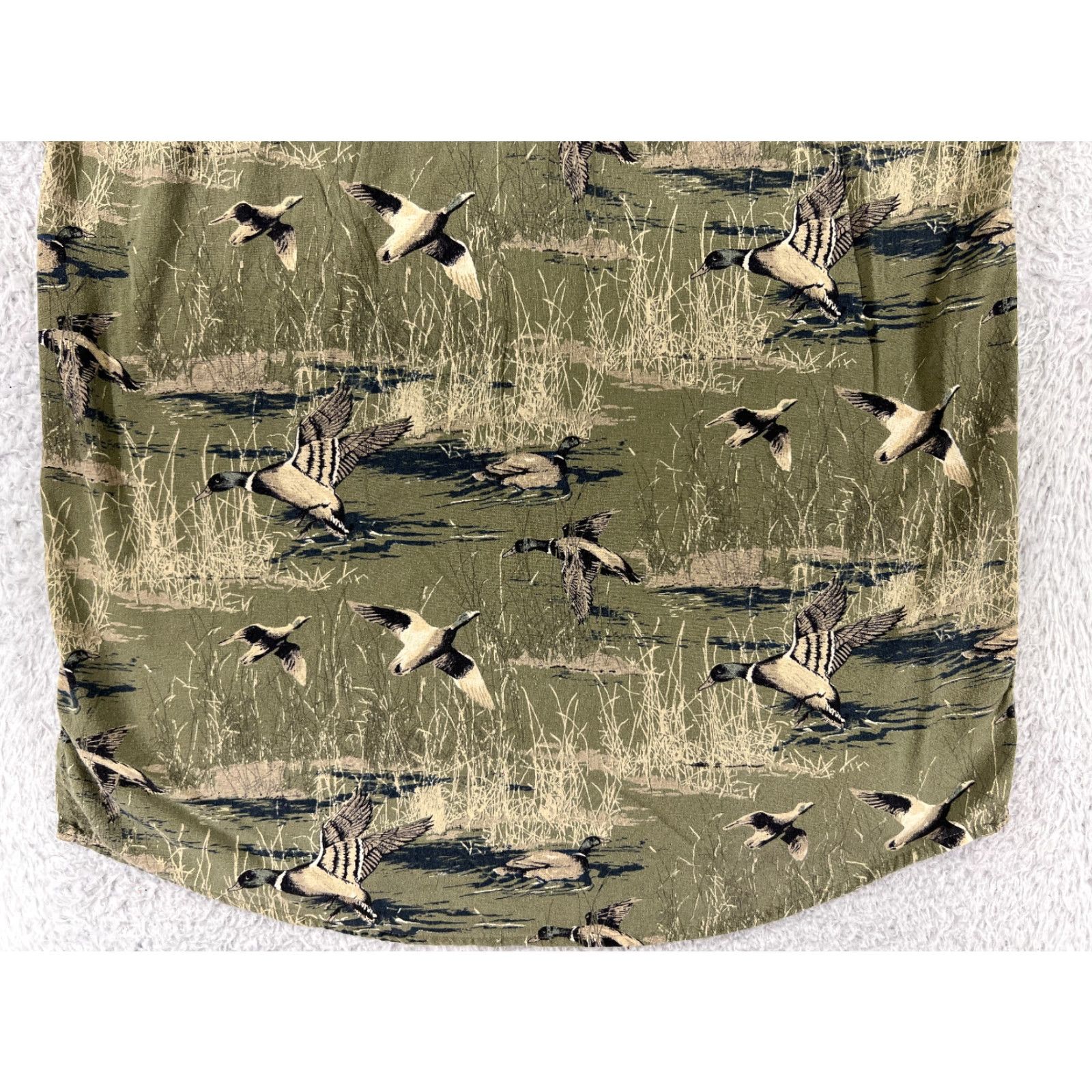 Vintage Field & Stream Shirt Mens Medium Green Goose Grass Silk Hawaiian Button Up Size US M / EU 48-50 / 2 - 5 Thumbnail