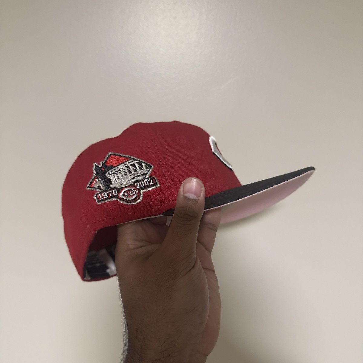 New Era Cincinnati Reds Two Tone PINKY 71/2 Size ONE SIZE - 2 Thumbnail