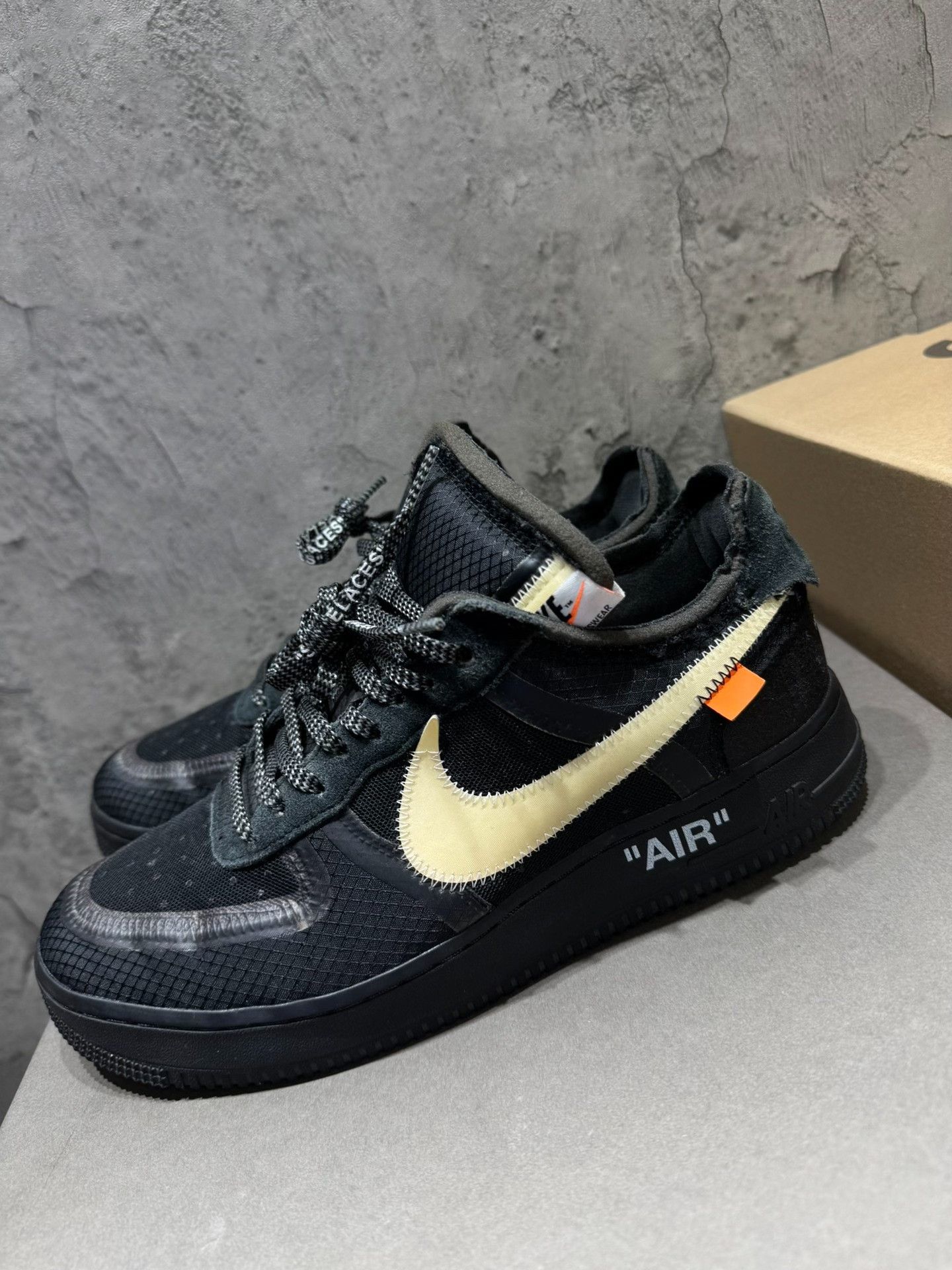 Off-White Off-White Black Lowtop Sneakers 42 Men Size US 9 / EU 42 - 1 Thumbnail
