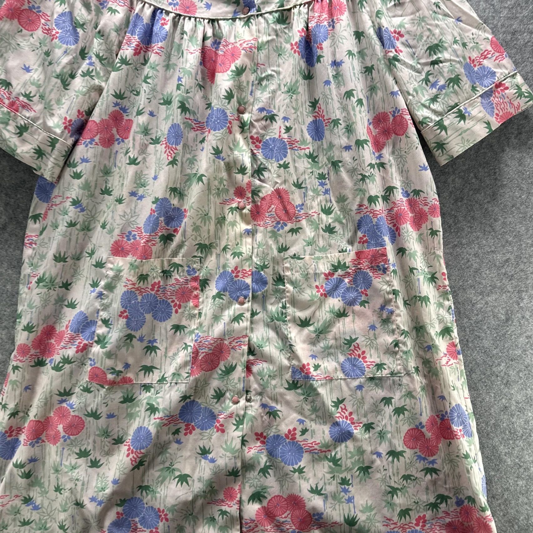 Sears VINTAGE Sears Comfort Coat Robe Womens Large Floral Bamboo Kaftan Housecoat 60s Size ONE SIZE - 5 Thumbnail