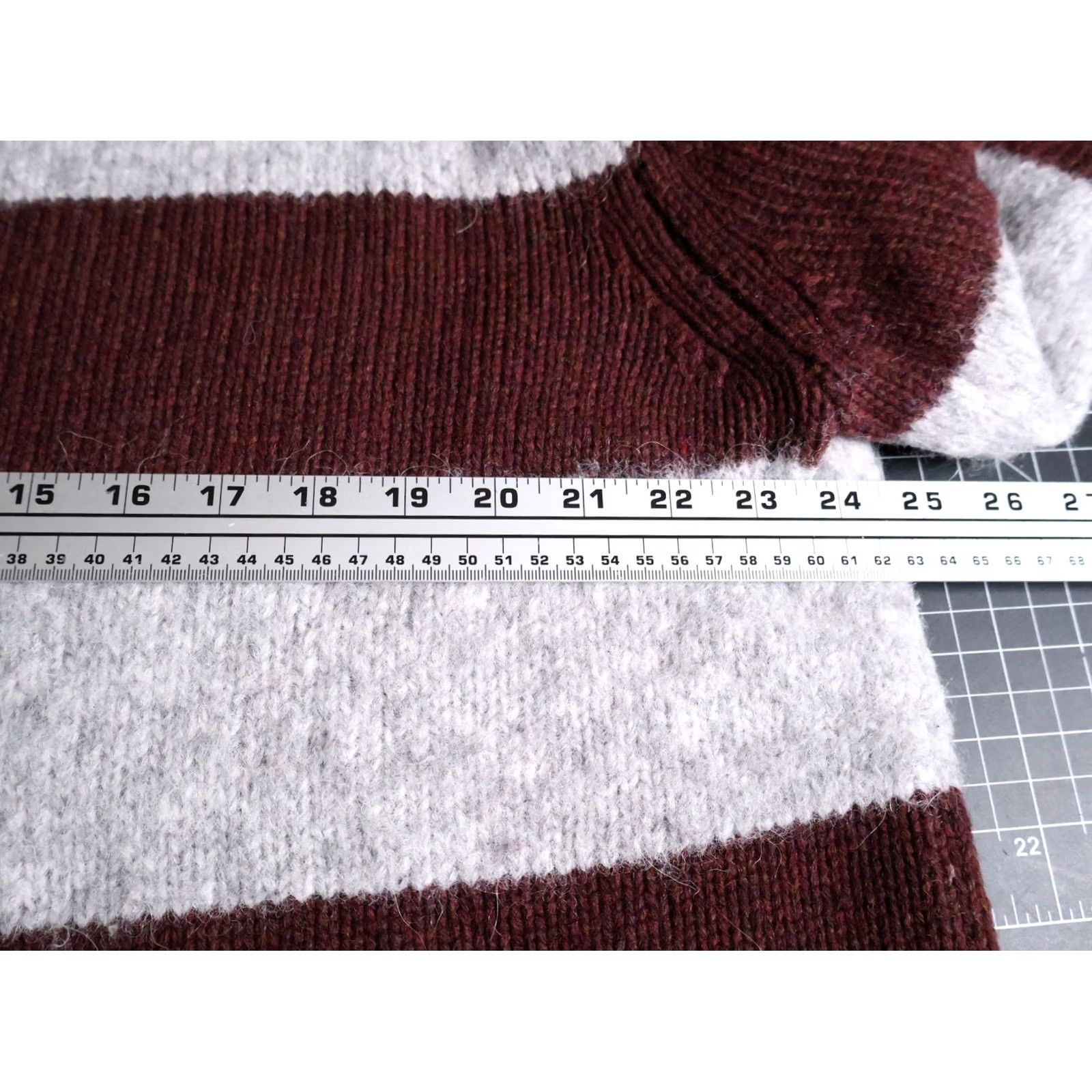 Banana Republic VINTAGE Banana Republic Sweater Mens XL Gray Red Striped Crewneck Wool Alpaca Heavyweight Fuzzy Knit Pullover Slub Hand Wash Only Size US XL / EU 56 / 4 - 5 Thumbnail