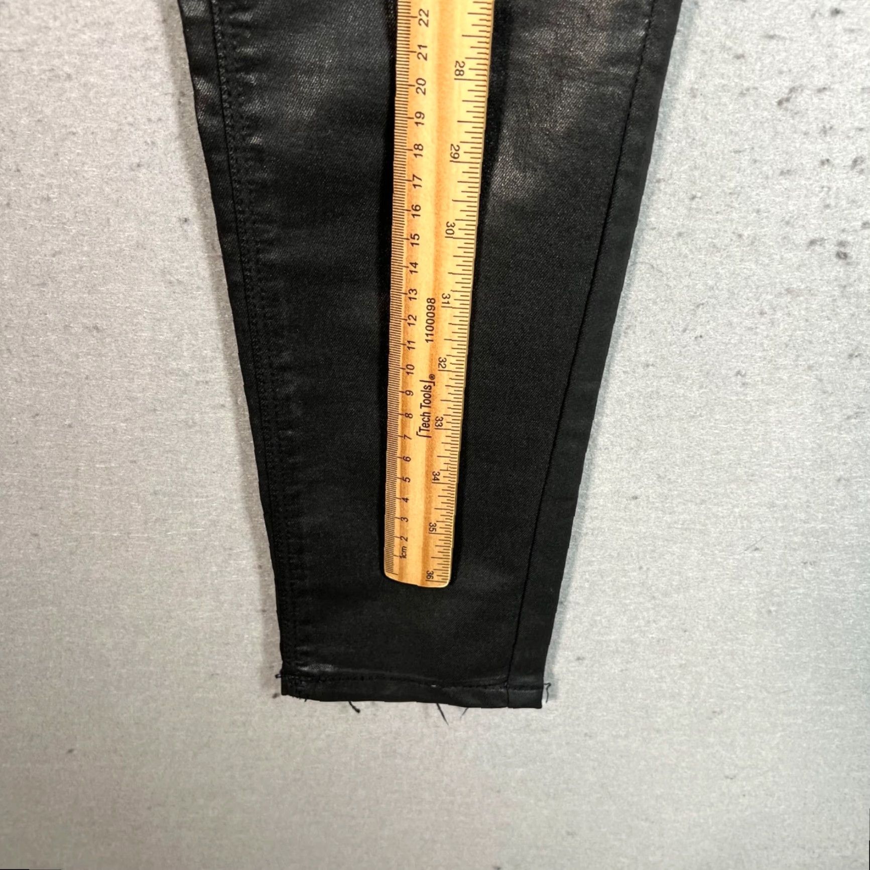 Vince Camuto VINTAGE Two By Vince Camuto Black Faux Leather Skinny Jeans Womens Size 25 / 0 Slim 30 Inseam Size 42" / US 20 - 5 Thumbnail