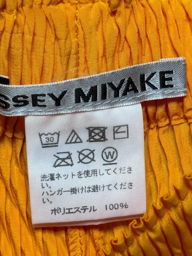 Issey Miyake Issey Miyake size:2 Orange fish-scale pants Size 23" - 3 Thumbnail