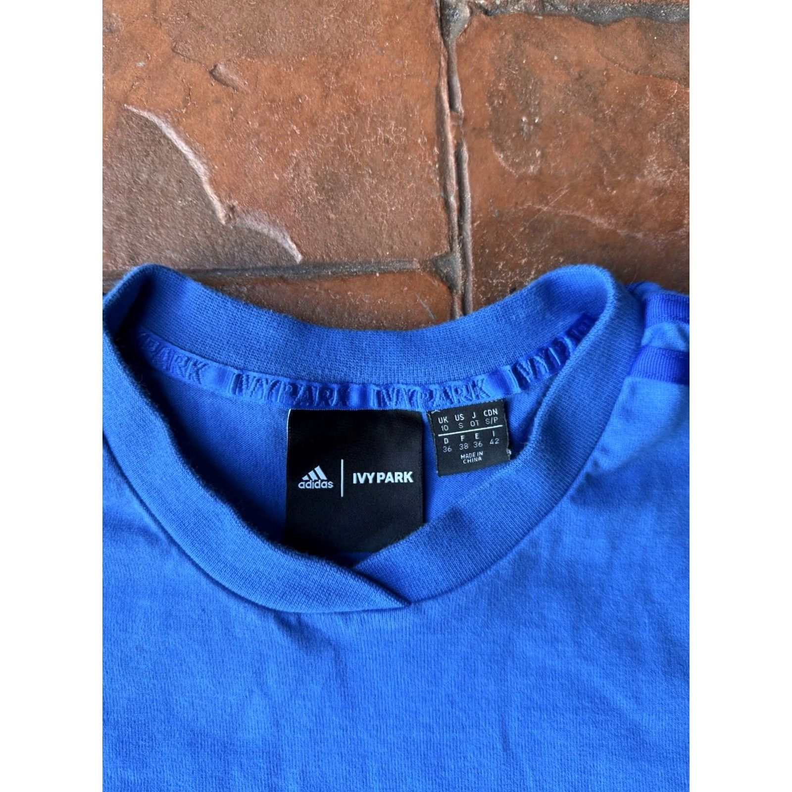 Adidas Adidas Ivy Park Crop Top T-Shirt Women’s Small Blue Shirt Short Sleeve Round Neck Pullover Tank Cropped Sport Mens? Size S / US 4 / IT 40 - 2 Thumbnail