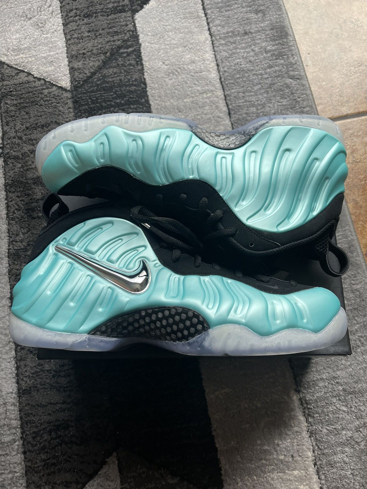 Nike 2017 Air Nike Foamposite Pro Island Green Size US 12 / EU 45 - 2 Thumbnail
