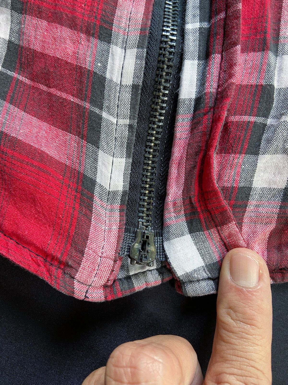If Six Was Nine × Japanese Brand × Le Grande Bleu (L.G.B.) JAPANESE BERNING SHO SKULL ZIPPER BUTTON DOWN SHIRT Size US S / EU 44-46 / 1 - 7 Thumbnail