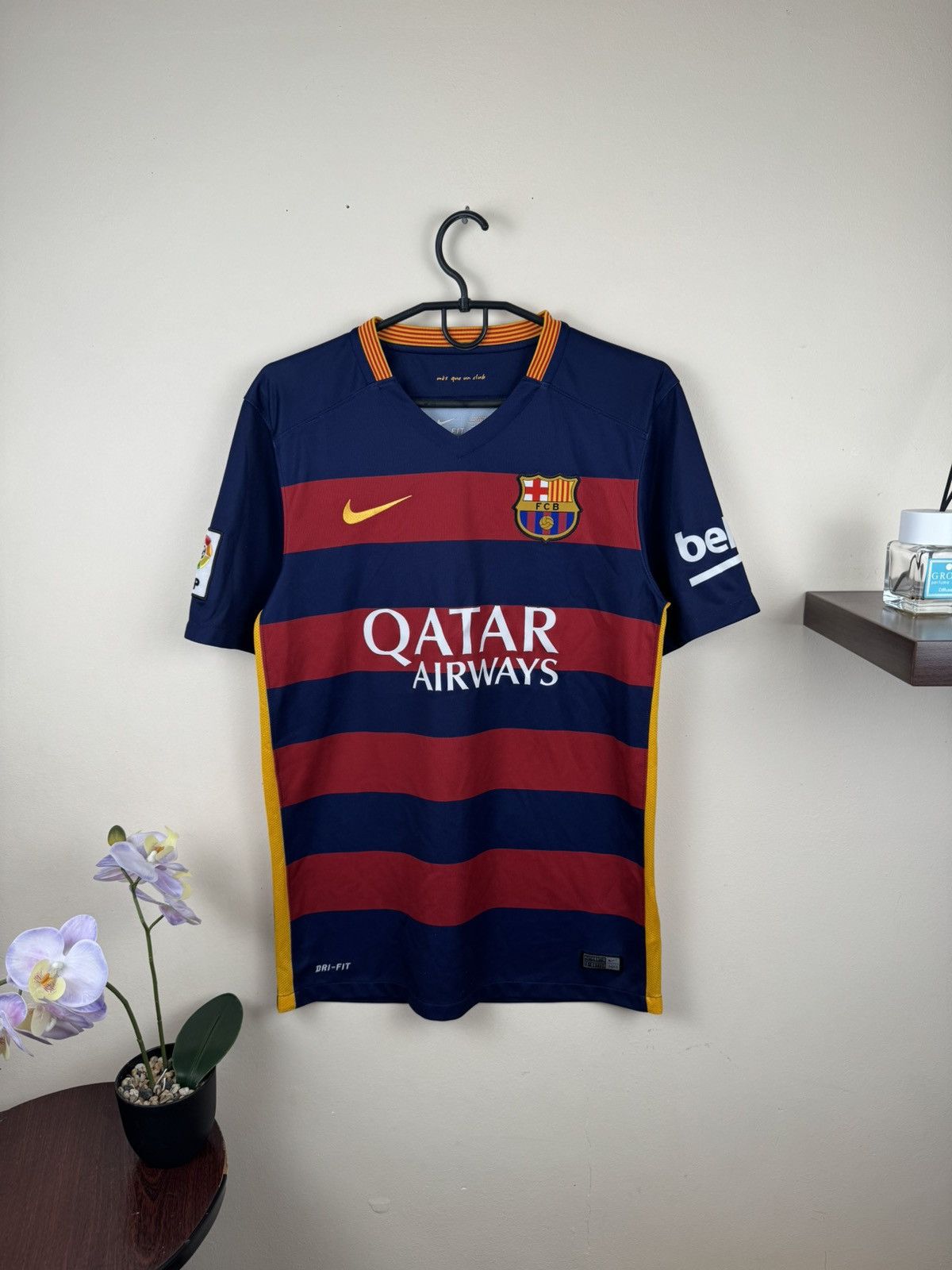 Nike Barcelona 2015 2016 Jersey Nike Home Kit Football Soccer S Size US S / EU 44-46 / 1 - 1 Thumbnail