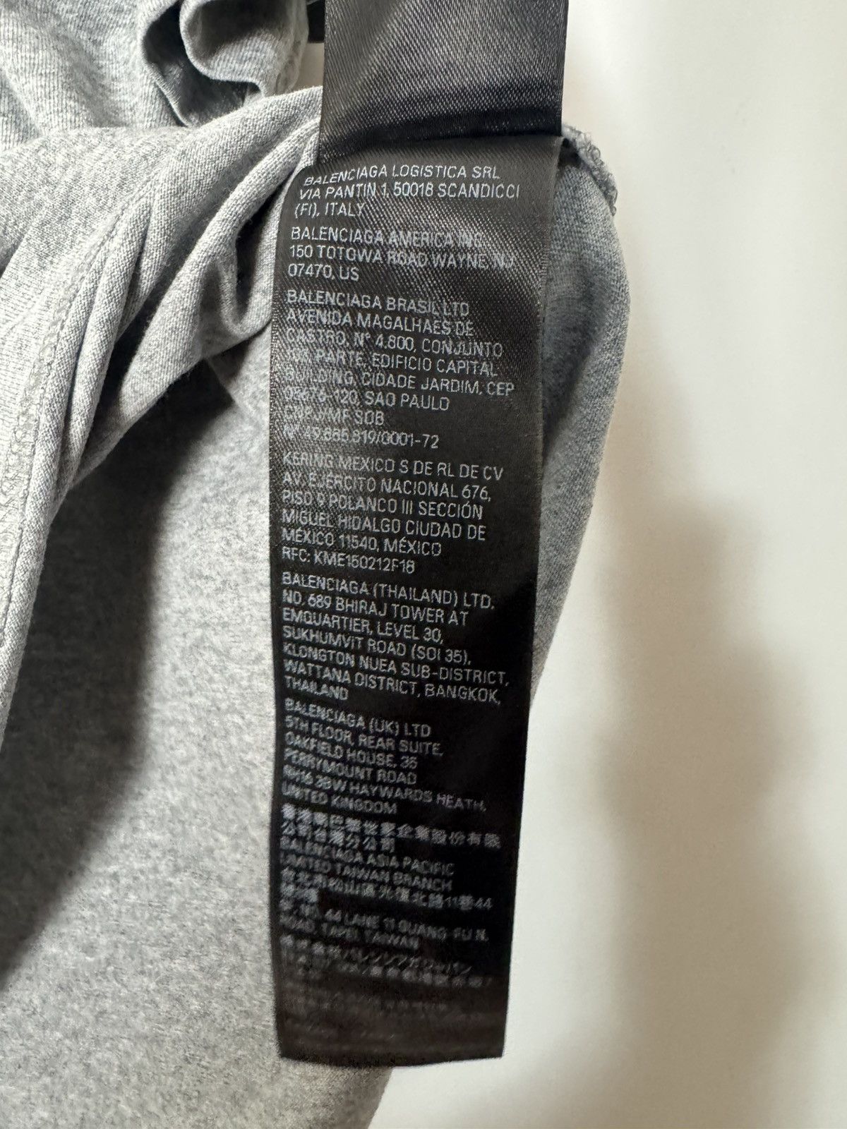 Balenciaga BNWT Balenciaga “I Love Paris” Oversized Tee Luxury Designer Size US M / EU 48-50 / 2 - 21 Thumbnail
