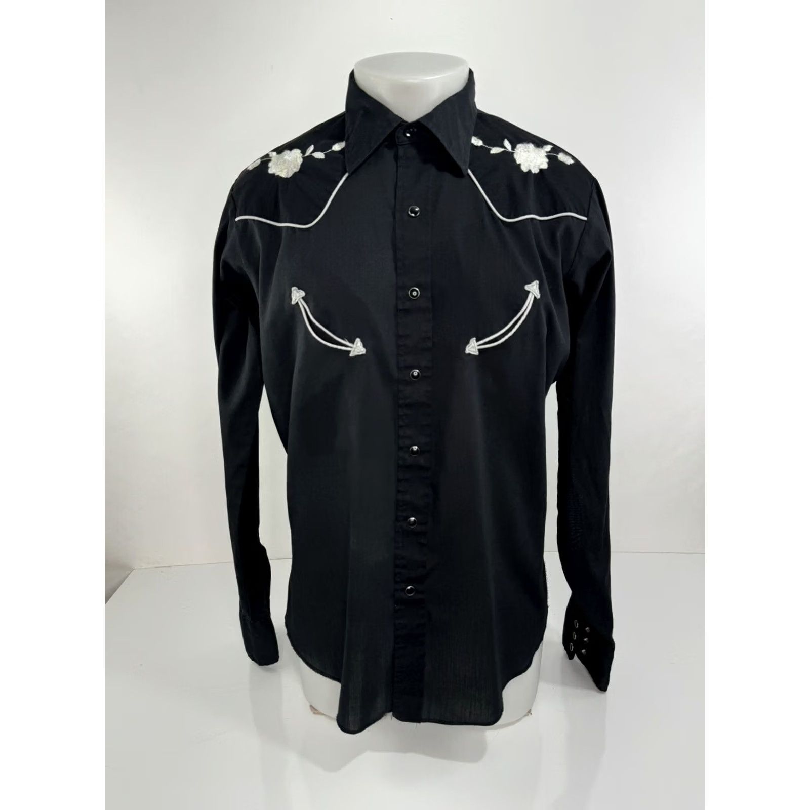 Wrangler VINTAGE Wrangler Shirt Mens L Western Embroidered Flower Gaucho Single Needle Size US L / EU 52-54 / 3 - 2 Thumbnail
