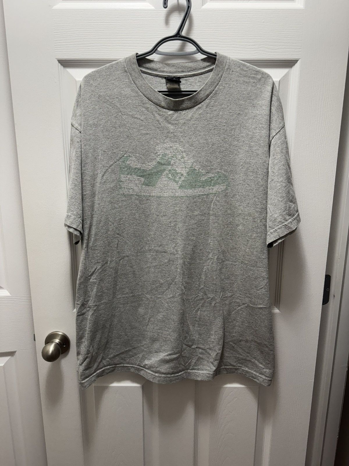 DC × Vintage DC Shoes Skate Vintage Grey Shirt Word Skateboarding Shoes Size US XL / EU 56 / 4 - 1 Thumbnail