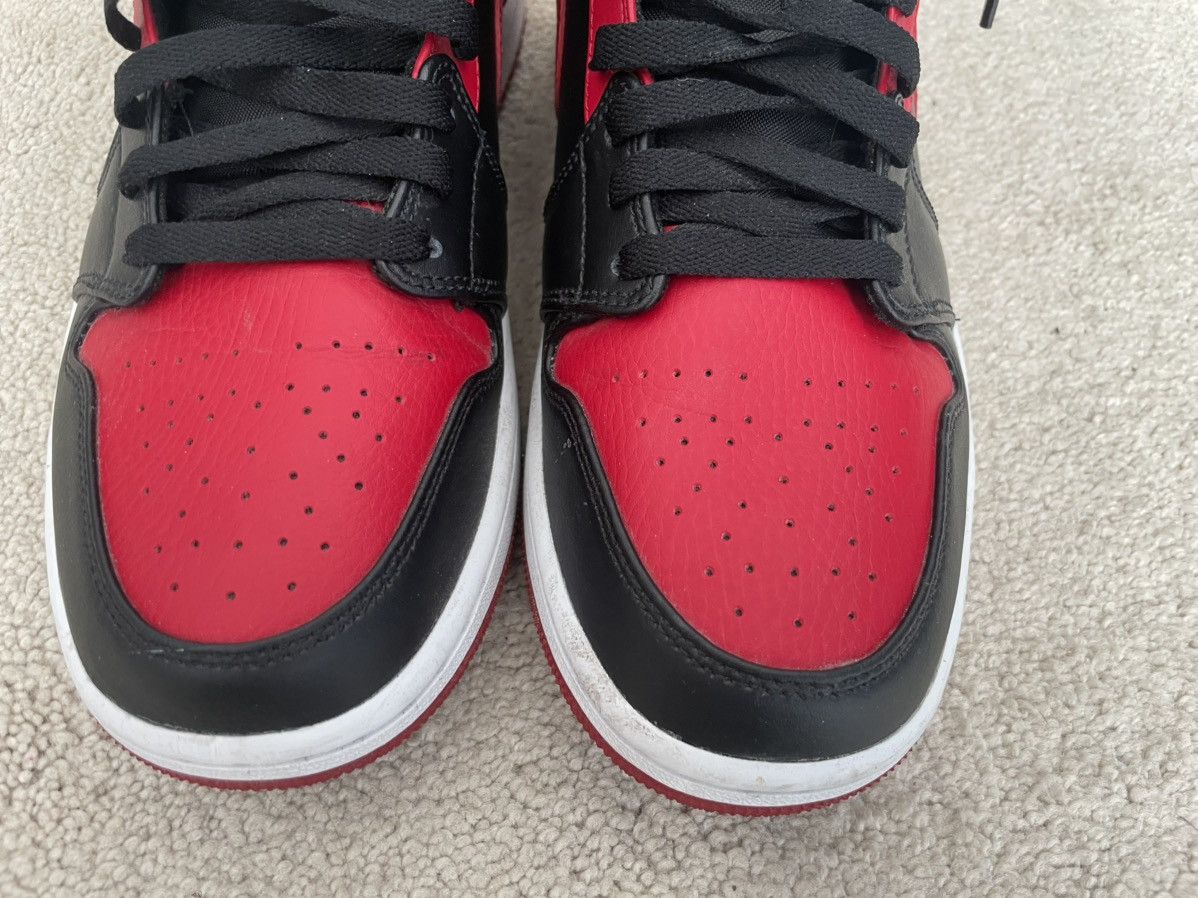 Jordan Brand Nike Air Jordan 1 Mid Banned (2020) Size US 9.5 / EU 42-43 - 6 Thumbnail