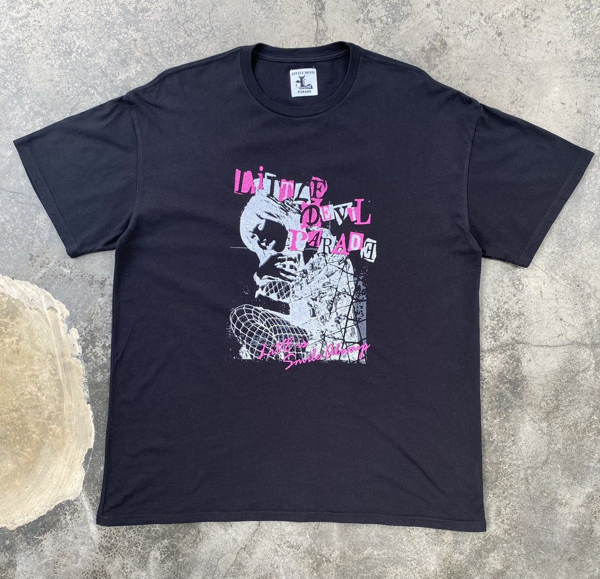 Band Tees Sick🔥Vintage Thrashed Lisa Little Devil Parade Punk Tees Size US XL / EU 56 / 4 - 1 Thumbnail