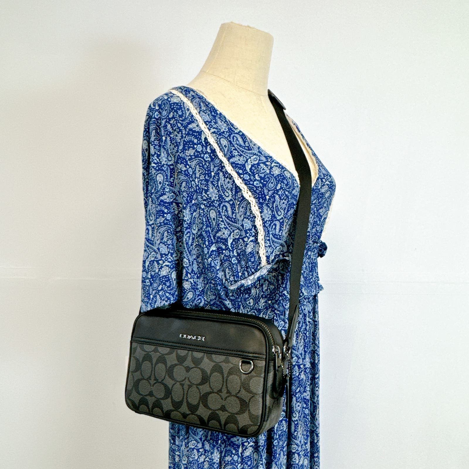 image of Coach C4149 Men's Graham Crossbody In Sig Charcoal Black