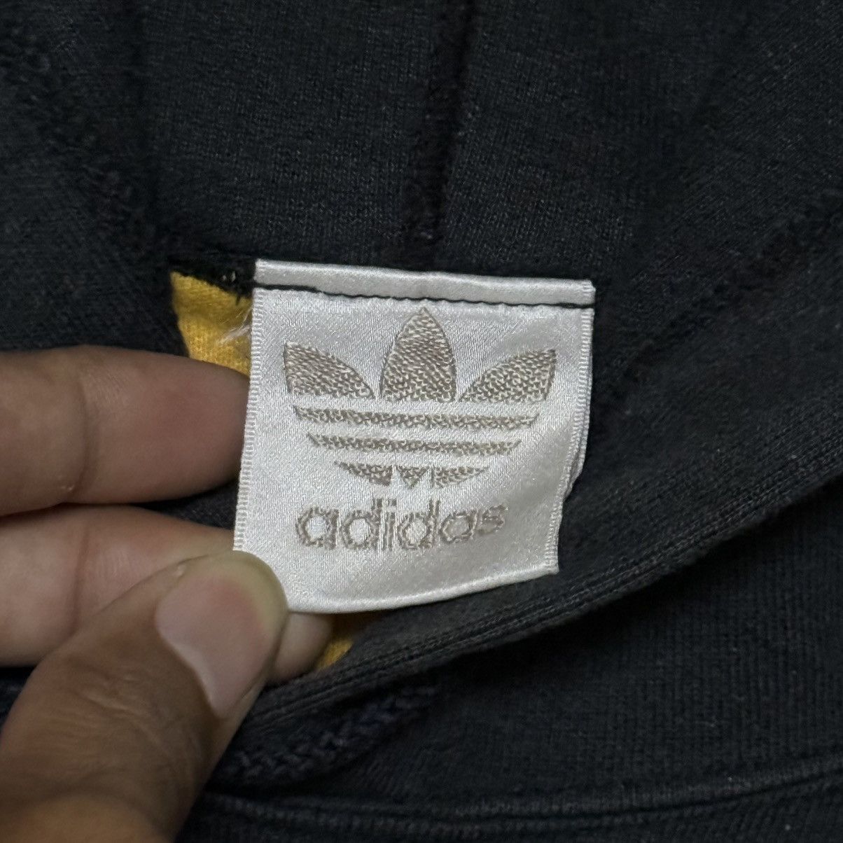 Adidas Vintage Adidas Big Logo Hoodie Size US L / EU 52-54 / 3 - 8 Thumbnail