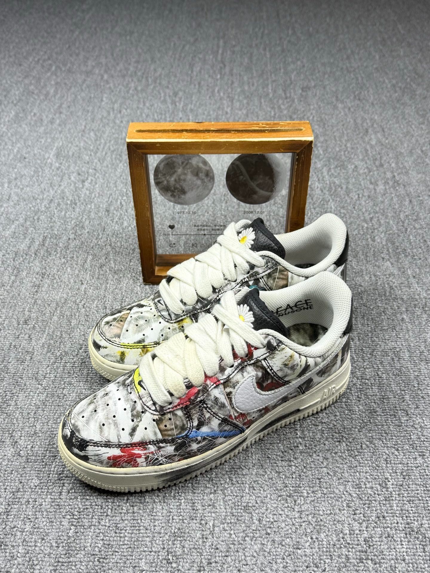 Nike Nike AF1 Black Lowtop Sneakers 6 Men Size US 6 / EU 39 - 1 Thumbnail