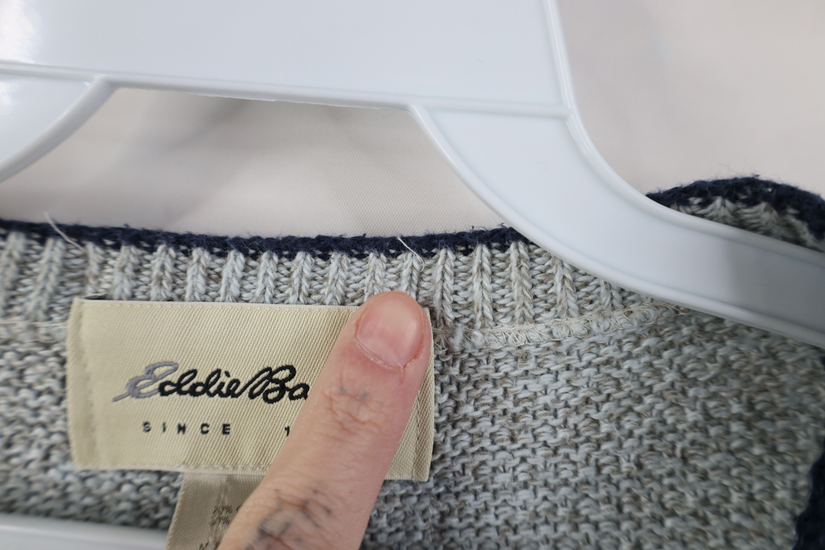Eddie Bauer Vintage 90s Eddie Bauer Knit V-Neck Sweater Vest Gray USA Size US L / EU 52-54 / 3 - 6 Thumbnail