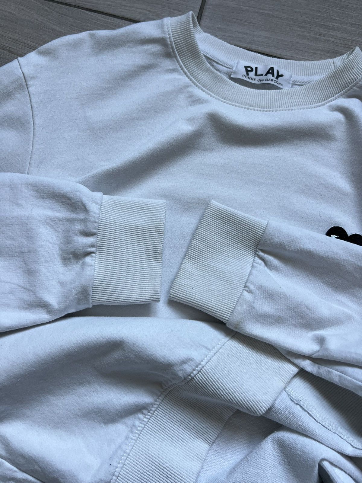 Comme des Garcons Vintage Come des Garcon Play cdg sweatshirt Size US M / EU 48-50 / 2 - 13 Thumbnail
