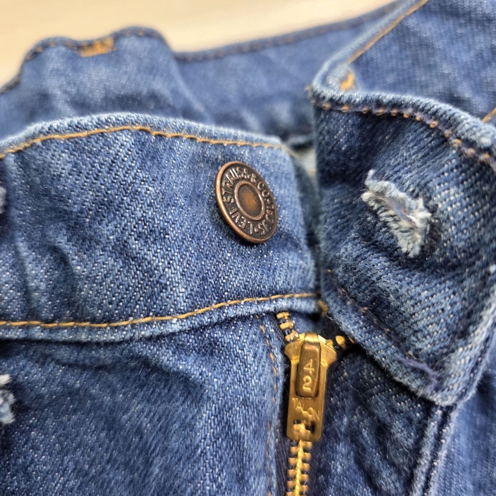 Levi's VINTAGE Levi's Orange Tab High Waist Straight Jeans Women 80s 26 x 33 Size 11 Regular Denim Dark Pockets Zip Inseam 33 Mens Womens Boys Girls Size 32" / US 10 / IT 46 - 3 Thumbnail