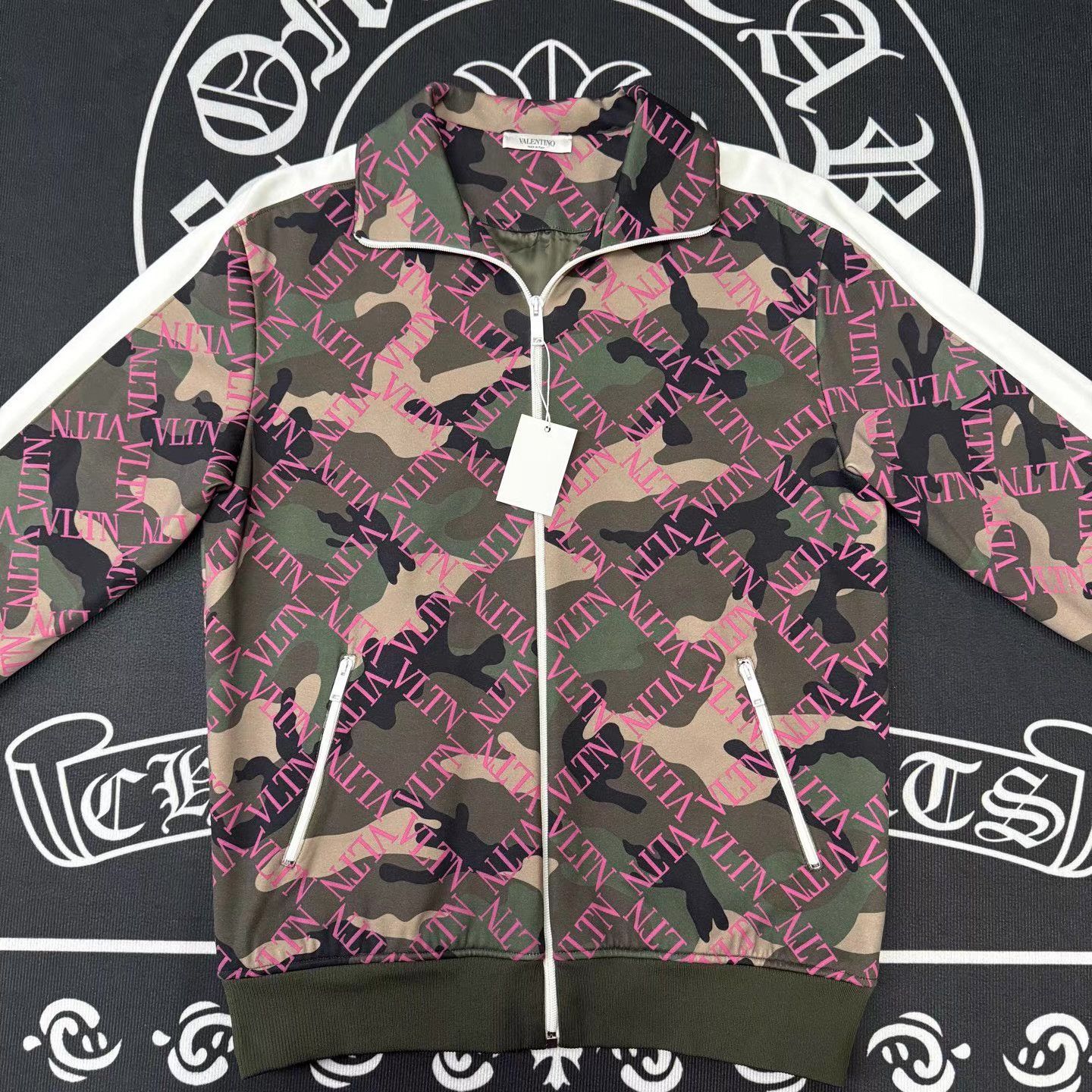 Valentino Valentino All-Over Camouflage Print Jacket Q10 Size US M / EU 48-50 / 2 - 1 Thumbnail