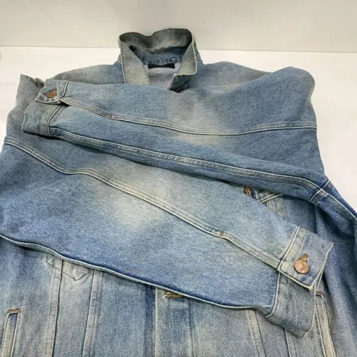 Balenciaga Balenciaga Classic Logo Embroidered Denim Jacket. Size US S / EU 44-46 / 1 - 7 Thumbnail