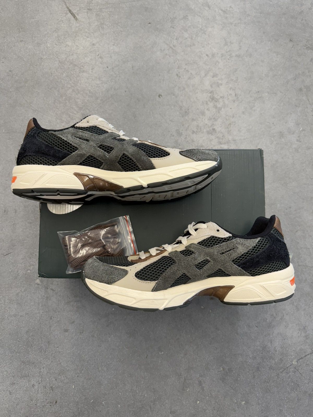 Asics 2023 Asics Gel-1130 MK-II Hal Studio Forrest Size US 10 / EU 43 - 1 Thumbnail