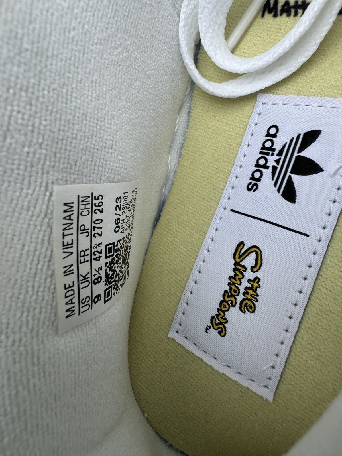 The Simpsons ADIDAS X THE SIMPSONS Size US 9 / EU 42 - 9 Thumbnail