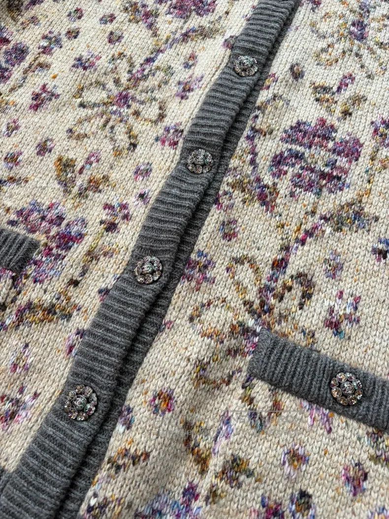 Chanel Chanel Khaki-coloured floral knitted round-neck long-sleev Size S / US 4 / IT 40 - 3 Thumbnail