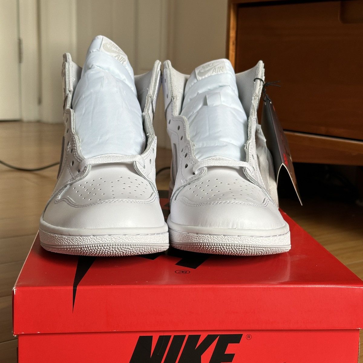 Jordan Brand Jordan 1 Retro Hi ‘85 Neutral Grey Size US 11 / EU 44 - 4 Thumbnail