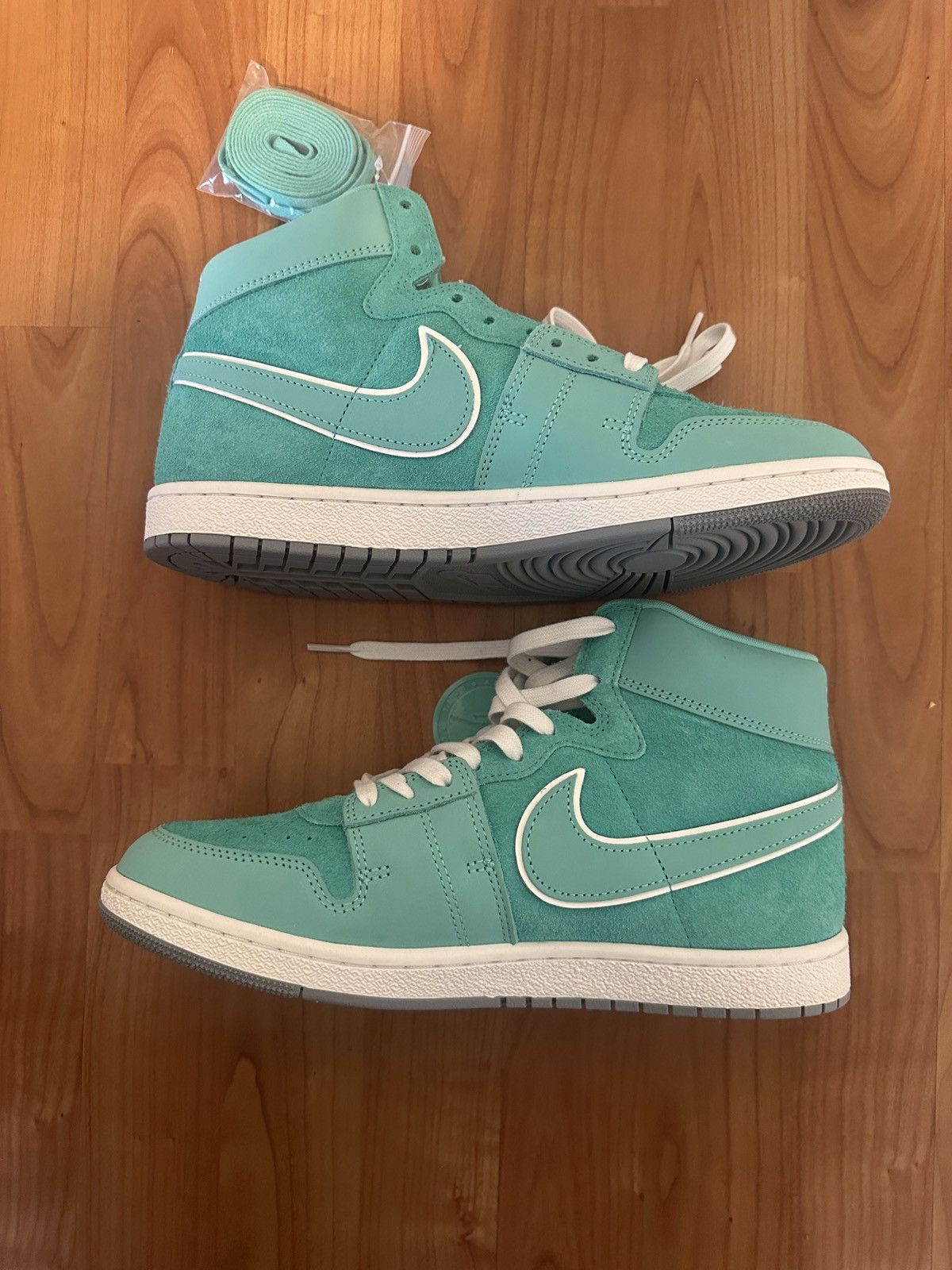 Nike Corporate Got em Nike airship Size US 9.5 / EU 42-43 - 1 Thumbnail