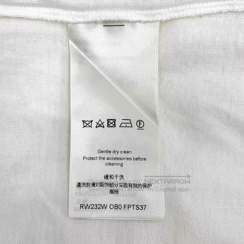 Louis Vuitton Louis Vuitton 23 White Chain Cotton Crew Neck Short Sleeve Size US S / EU 44-46 / 1 - 7 Thumbnail