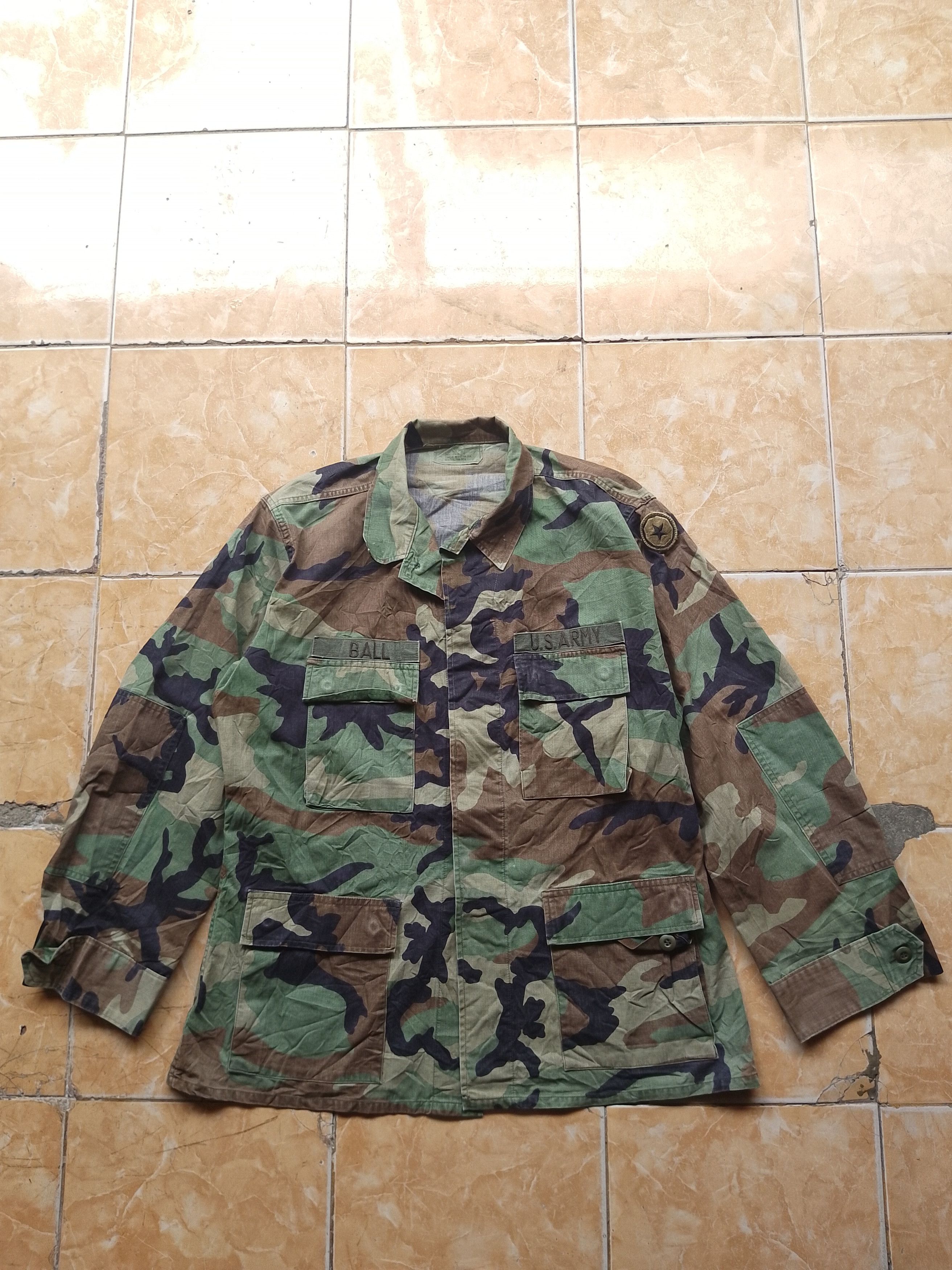 Vintage Vintage US ARMY Coat Woodland Camo Size US L / EU 52-54 / 3 - 1 Thumbnail