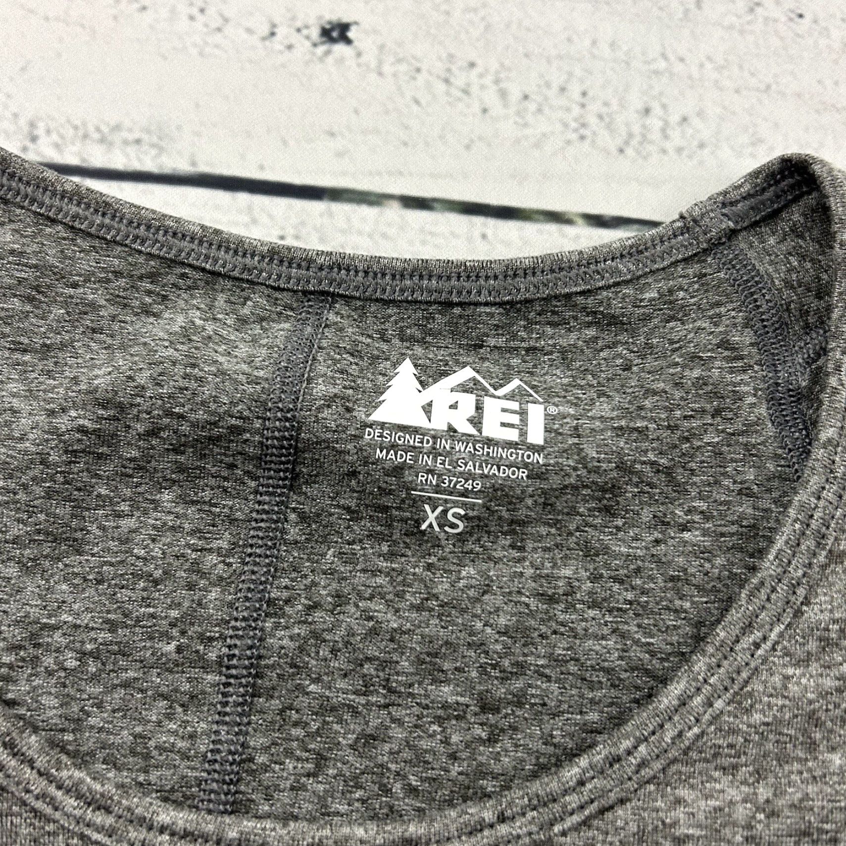 Vintage REI Short Sleeve Athletic Shirt Women's XS Gray Shirt, T-Shirt, Activewear, Hiking, Lightweight, Basic, Gray, XS, Women Size XS / US 0-2 / IT 36-38 - 2 Thumbnail