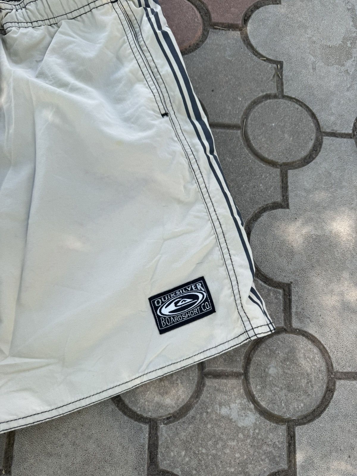 Quiksilver Vintage Quiksilver Big Logo Surf Shorts Y2K Size US 34 / EU 50 - 2 Thumbnail
